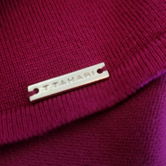 T Tahari Asymmetrical Pomegranate Sweater Top - Picture 4 of 6